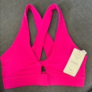 Fabletics oasys twist front sports bra